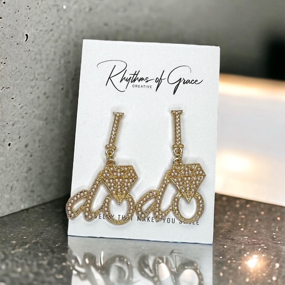 Sparkle & Shine with Our "I Do" Dangle Earrings 💍 NWT Bridal Accessories - Picture 2 of 6